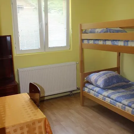 Hostel Srebrenica Ostello